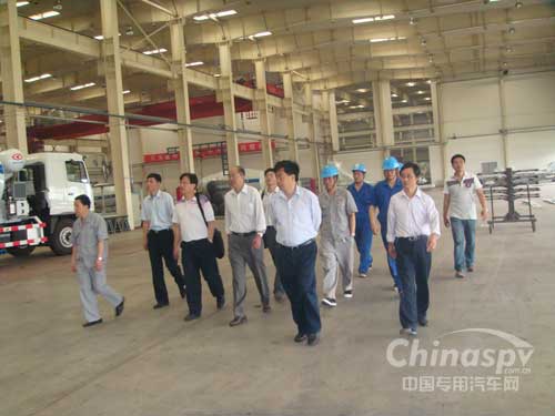 星馬集團(tuán)公司董事長劉漢如和華菱公司總經(jīng)理助理羊明銀一行到天津星馬檢查工作