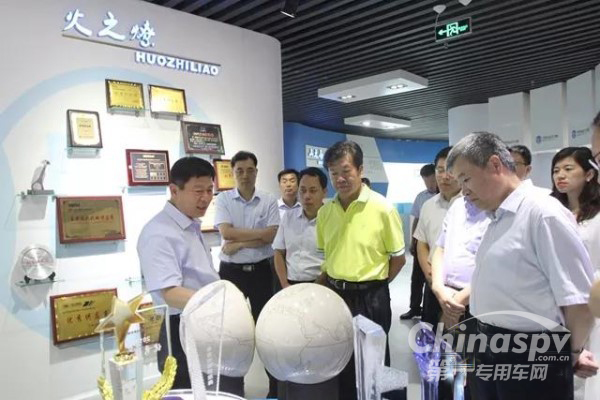 北汽集團(tuán)外部董事一行到渤?；钊菊{(diào)研