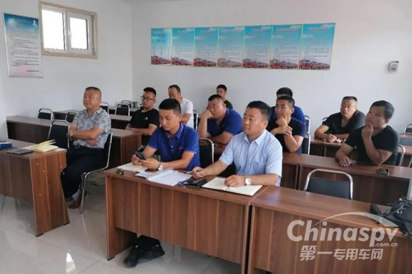 美馳車橋銷售服務(wù)團(tuán)隊(duì)走進(jìn)慶鈴經(jīng)銷商