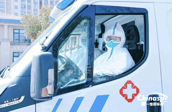 依維柯DAILY底盤改裝的救護(hù)車