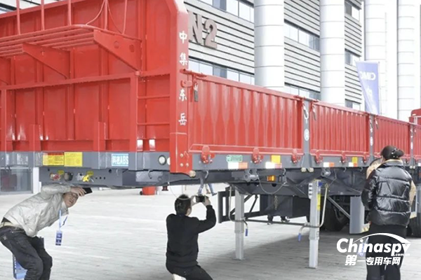 中集東岳產(chǎn)品亮相2023年第十八屆中國梁山專用車博覽會