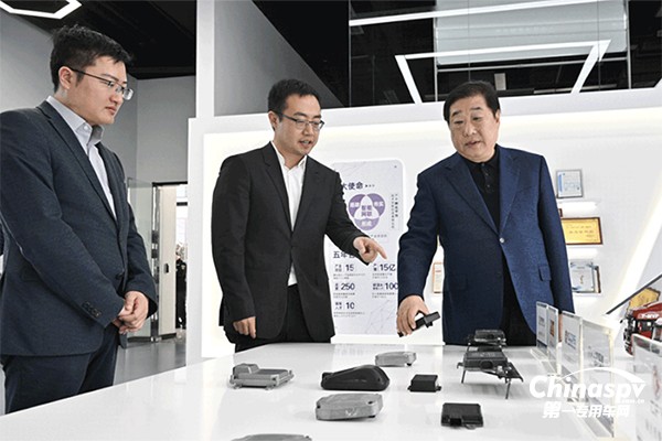 譚旭光：科技不能用資本包裝，青年科學家要清楚財富不是從天上掉下來的！