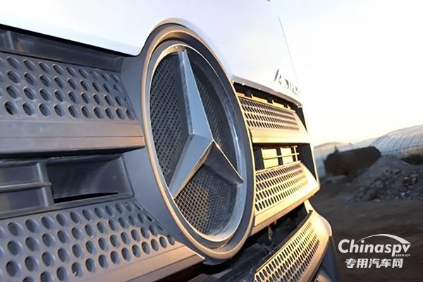 從“冷鏈村”到“奔馳村”，他們?yōu)楹芜x擇奔馳卡車？