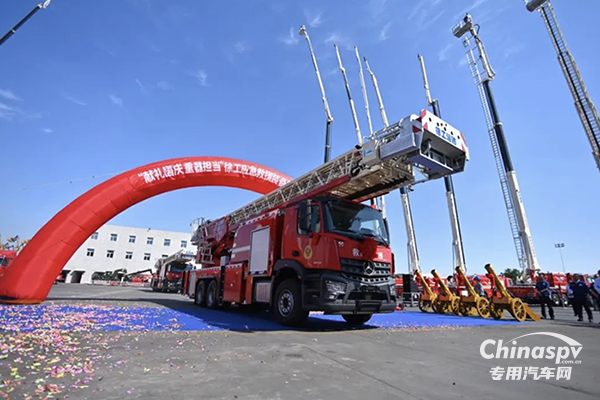 防災(zāi)、減災(zāi)、救災(zāi)，徐工數(shù)十臺(tái)“高精尖”應(yīng)急救援裝備奔赴全國(guó)各地