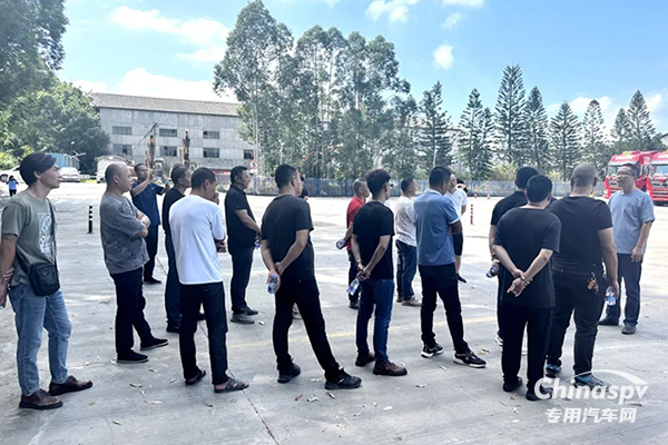 10輛東風危化牽引車交付 福建區(qū)域深耕細分市場見成效