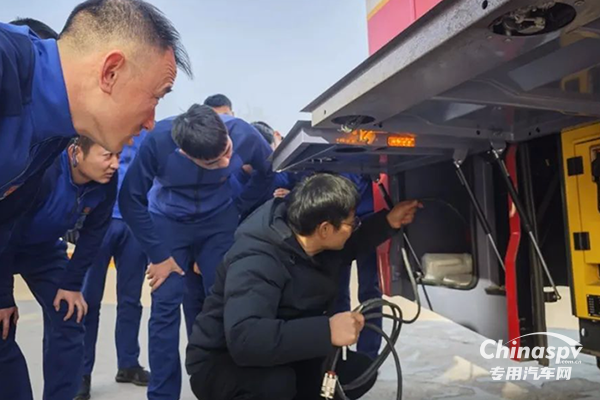 森源鴻馬消防宿營(yíng)車(chē)正式“入列”