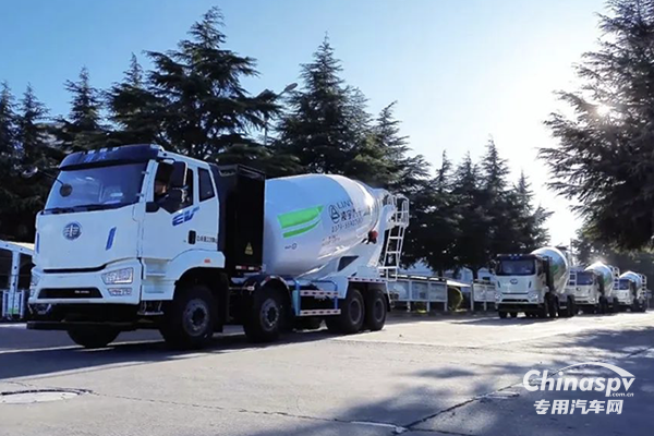 喜迎開門紅 解放＆凌宇新能源攪拌車批量啟航赴華南大區(qū)