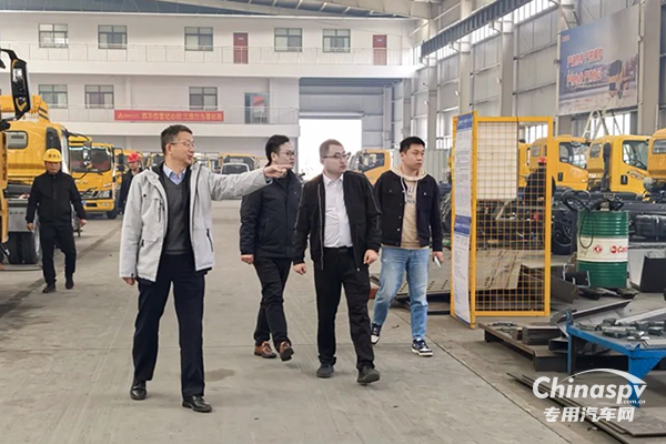 解放動(dòng)力黃成海到湖北市場(chǎng)走訪調(diào)研