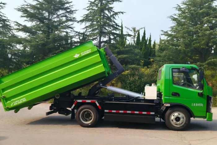 五征純電動(dòng)車(chē)廂可卸式垃圾車(chē)：綠色動(dòng)力，高效環(huán)衛(wèi)新選擇