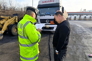 山西一?；奋噺?qiáng)“闖禁行”被查處