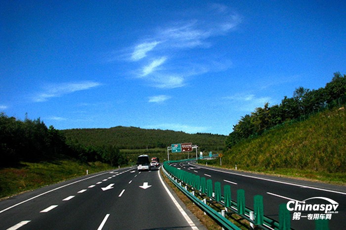 交通運輸部與內(nèi)蒙古、甘肅、河北簽署加快建設交通強國部省合作協(xié)議