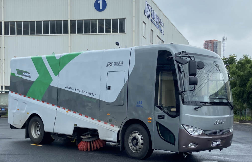 智啟未來!江淮純電動18T洗掃車閃亮登場!