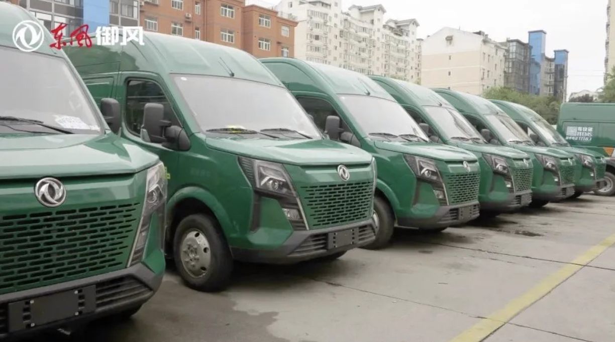 東風(fēng)御風(fēng)郵政車西安首批交付，為中國(guó)郵政快運(yùn)速度再添助力！