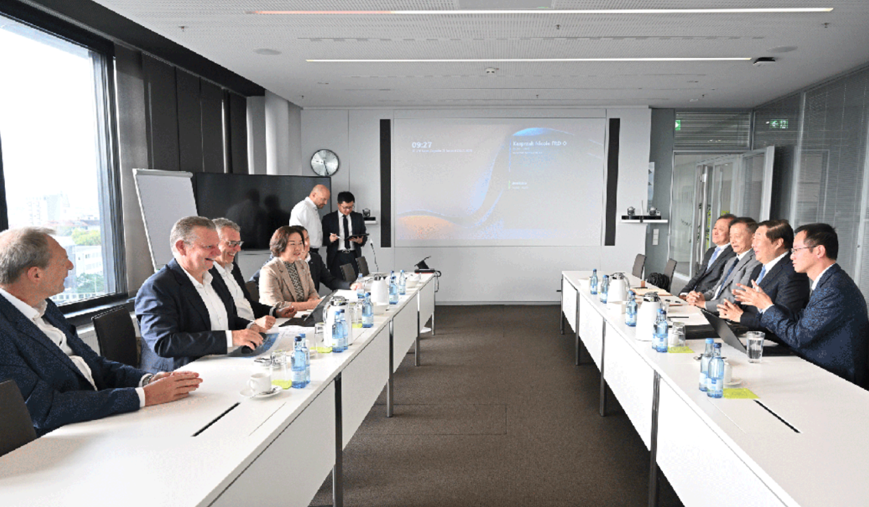 譚旭光：采埃孚與山東重工攜手打造新科技產(chǎn)品，迎接新能源時(shí)代的到來(lái)