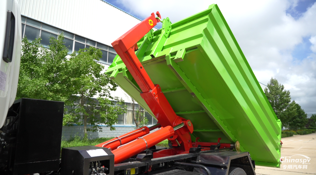 五征環(huán)保科技純電動(dòng)車廂可卸式垃圾車