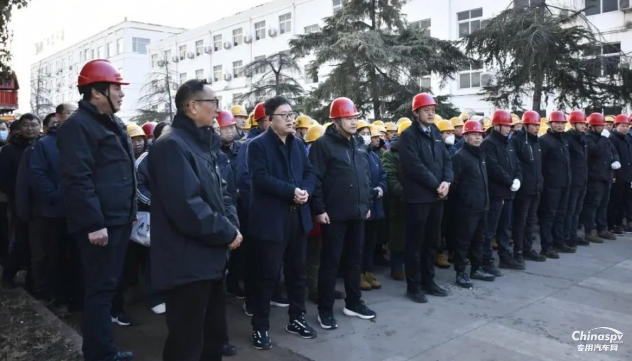 安全第一課！梁山中集東岳車輛有限公司2025年開工第一天，安全先行！