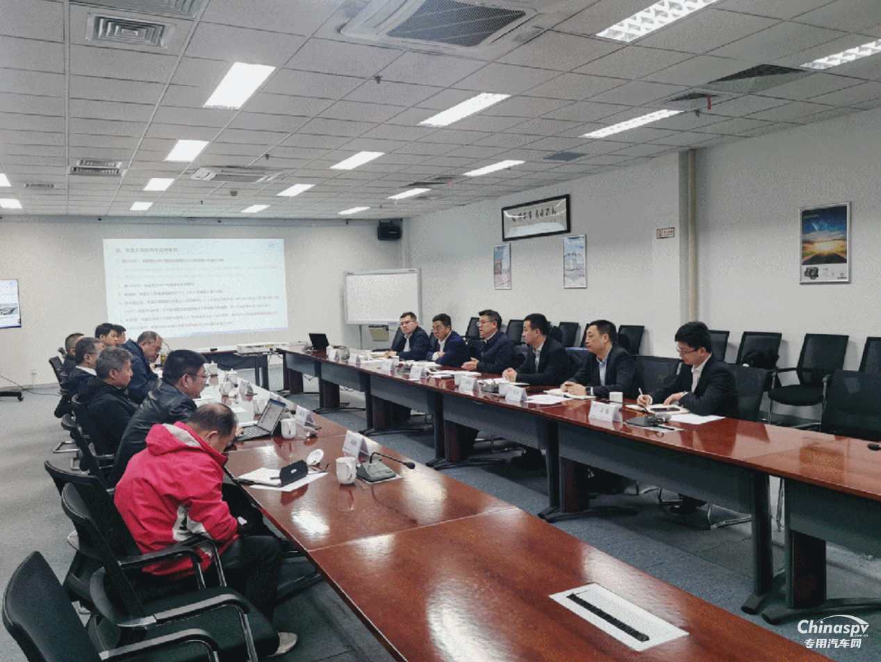 法士特馬旭耀董事長(zhǎng)深入市場(chǎng)一線走訪調(diào)研