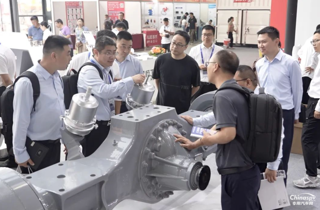 這陣容絕了！漢德車橋亮相第四屆國際工程機械展！