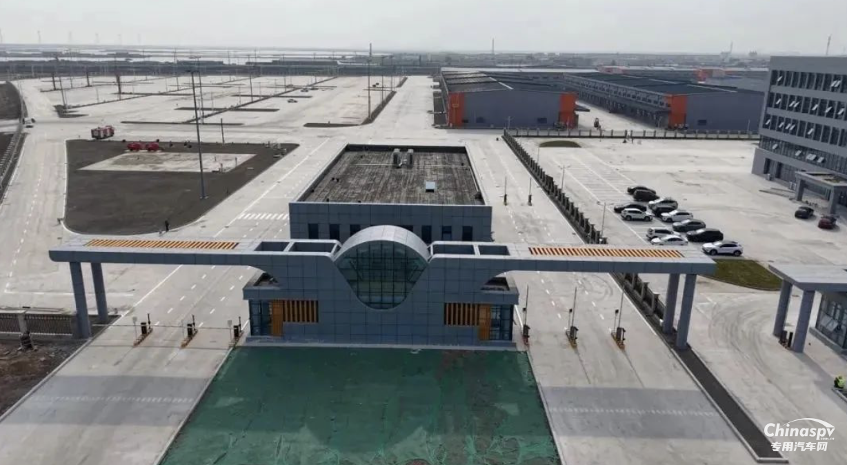 天津南港工業(yè)區(qū)?；愤\輸車輛專屬“休息區(qū)”試運營