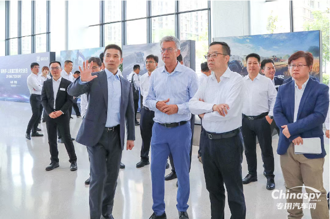 山東重工集團(tuán)與采埃孚舉辦技術(shù)交流日