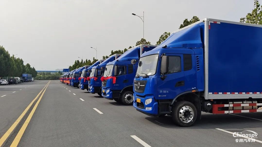 “雙百”交車儀式圓滿完成！東風(fēng)康明斯賦能德邦快遞新運(yùn)力