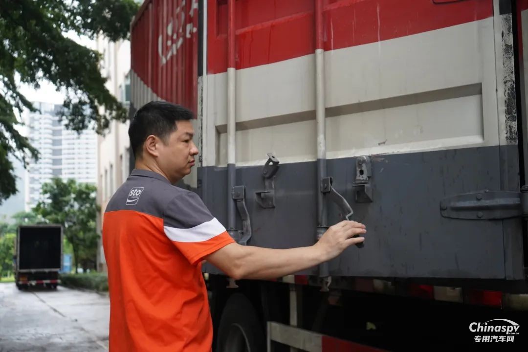 與時間賽跑！廣東肖師傅的高效之選：“有勁、省油、開不壞！”