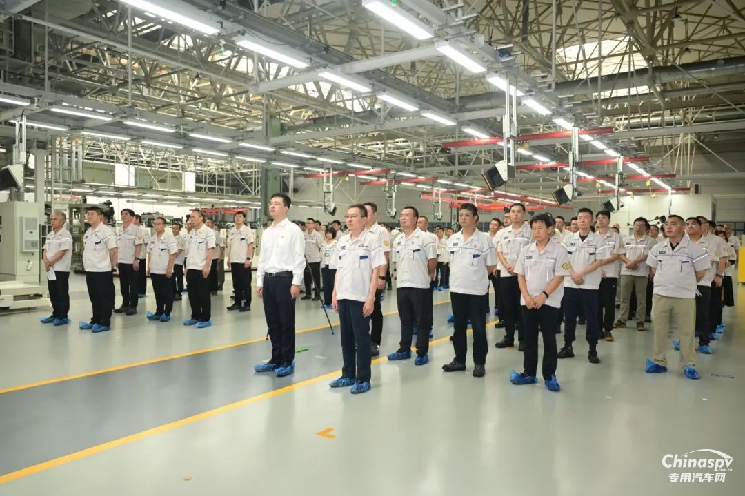 一汽解放GS280天然氣智慧動力域CA6SV3下線