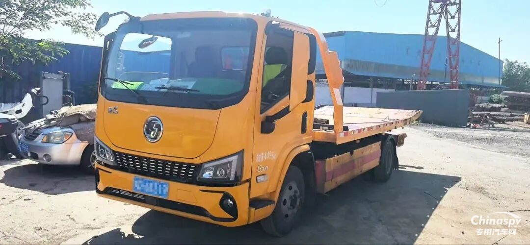 清障救援“不考慮其他車”！羅老板只認陜汽+康明斯