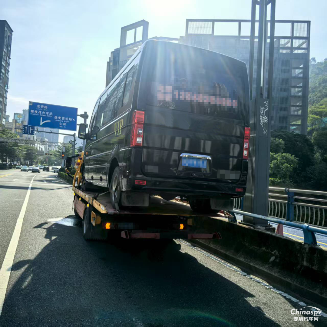 清障救援“不考慮其他車”！羅老板只認陜汽+康明斯