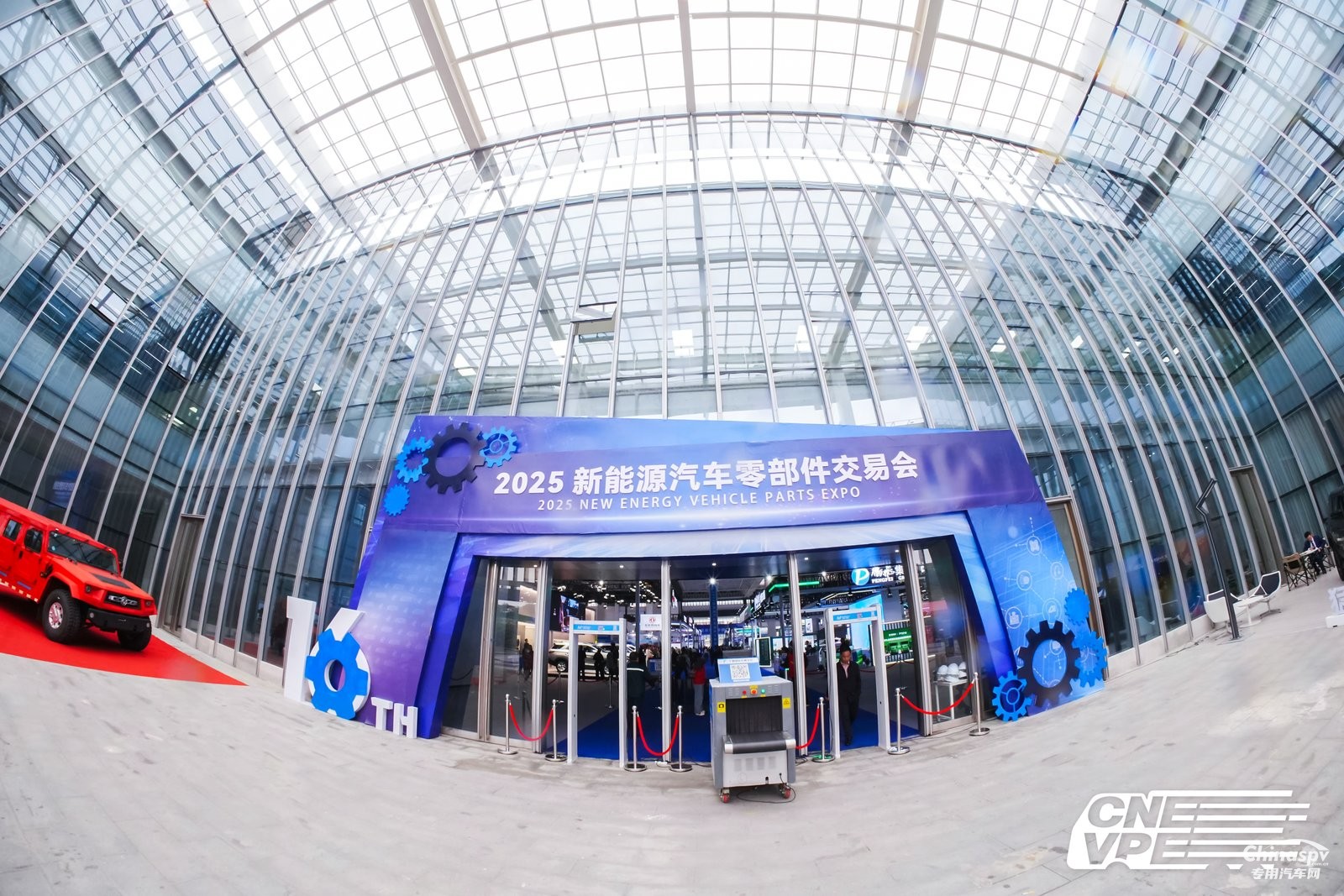 共繪產(chǎn)業(yè)新藍圖！東風(fēng)商用車再度亮相十堰新能源汽車零部件交易會