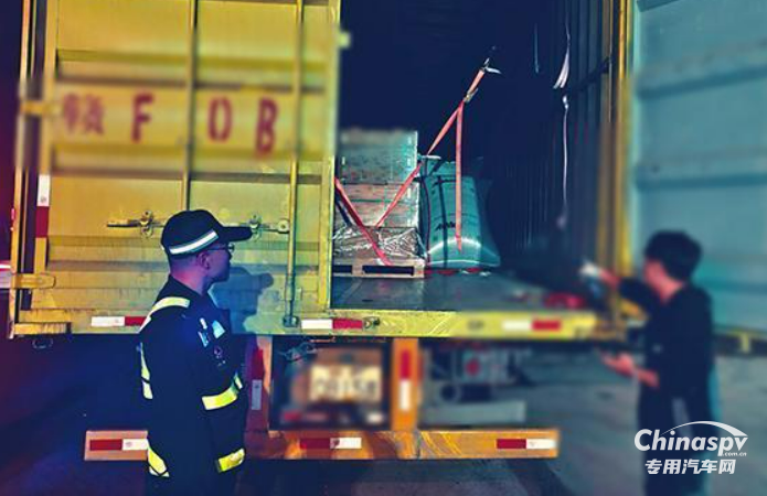 福建寧德高速查獲一無證運輸鋰電池案