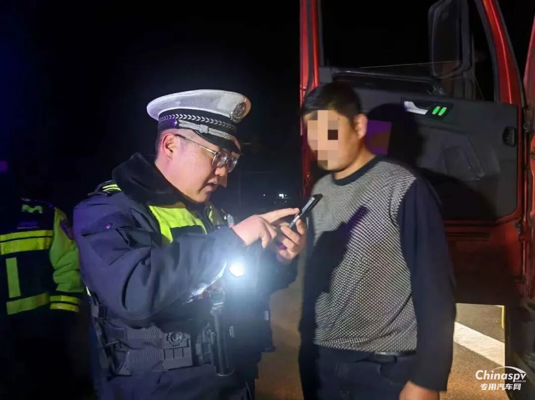 內(nèi)蒙古端掉一非法存儲(chǔ)轉(zhuǎn)運(yùn)?；犯C點(diǎn)