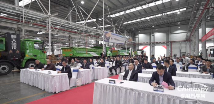 奔赴南京！130臺(tái)徐工新能源渣土車再掀零碳浪潮