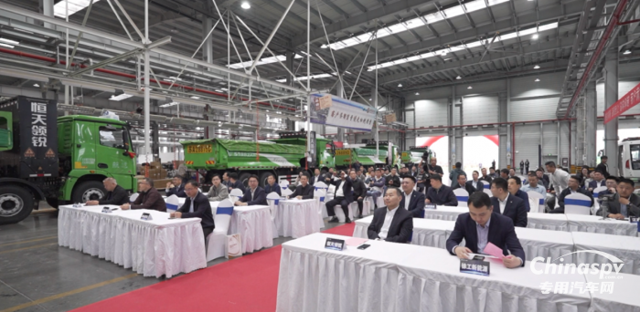 奔赴南京！130臺徐工新能源渣土車再掀零碳浪潮