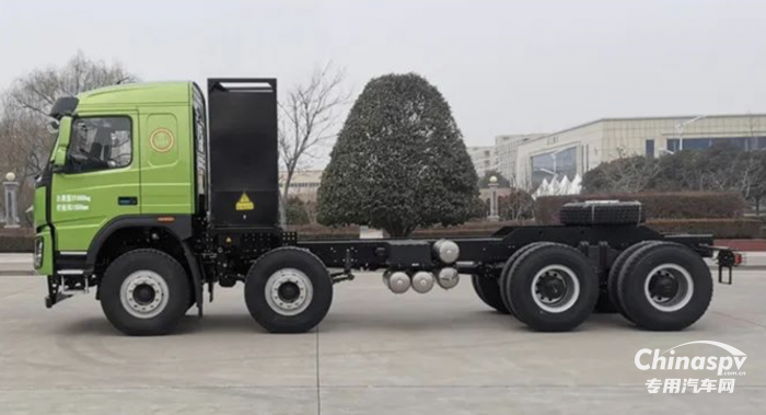 專為重載工況研發(fā) 大運(yùn)超570馬力換電自卸車亮相