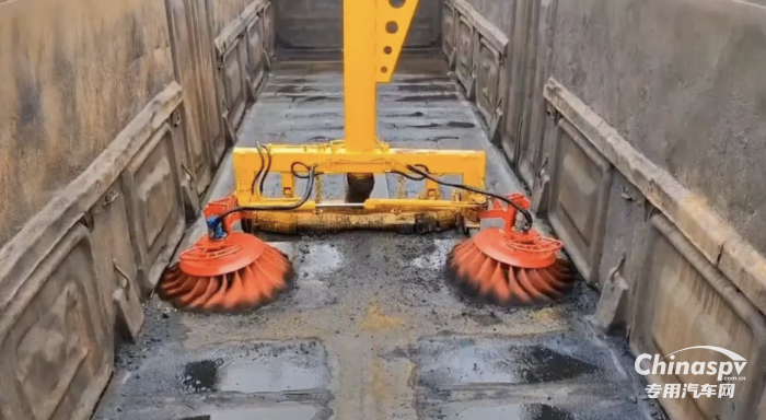 五征環(huán)保科技火車廂清掃車，火車貨廂余料清掃不用愁！