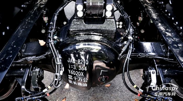 拉風(fēng)外形+高端內(nèi)核，江淮跨越V5閃耀武漢車(chē)展