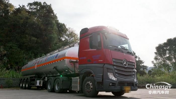 從試一試到批量采購 奔馳卡車何以得到標(biāo)桿危運(yùn)企業(yè)認(rèn)可