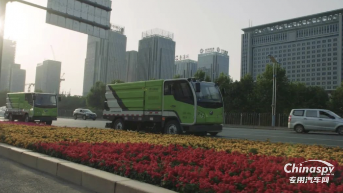 電動(dòng)先鋒 宇通新能源環(huán)衛(wèi)車為“泉城”添綠意