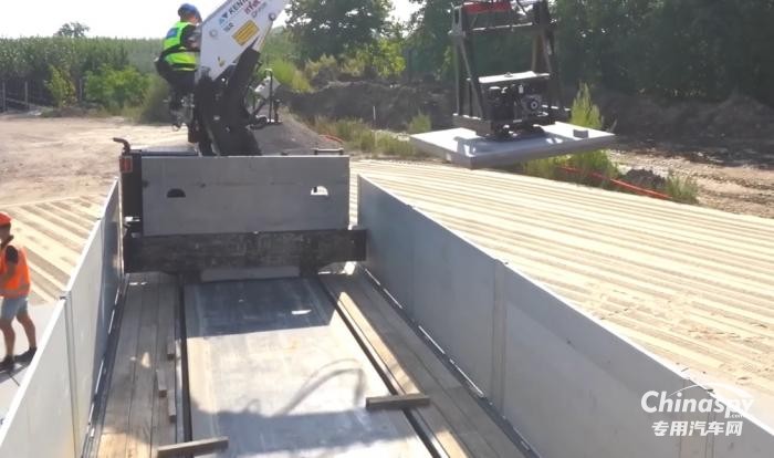 今日國外專用車推薦-歐洲獨(dú)特的滑動隨車起重機(jī)