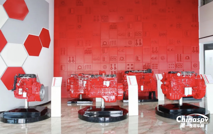 東風(fēng)康明斯第100萬(wàn)臺(tái)非道路應(yīng)用發(fā)動(dòng)機(jī)下線(xiàn)