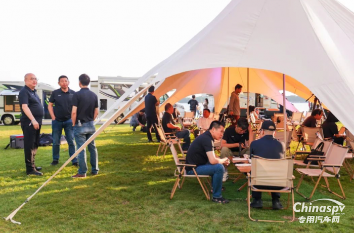 依維柯中國舉辦“2024意大利依維柯房車之夜”活動，推出房車尊享客戶五大VIP權(quán)益