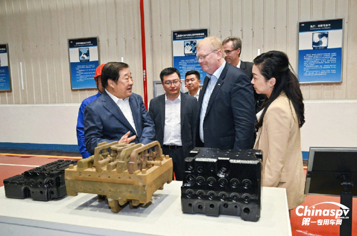德國博世集團(tuán)董事會(huì)主席史蒂凡·哈通一行訪問濰柴