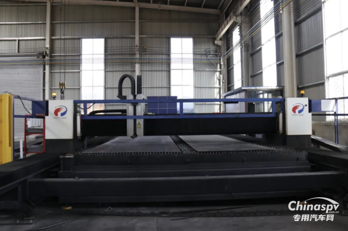 自重僅4.？噸！首達超輕拉煤車亮相了