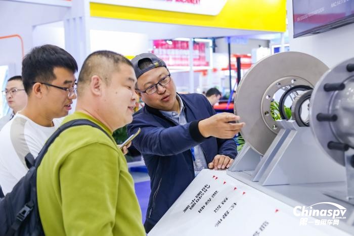 閃耀2023中國(guó)國(guó)際商用車展 康邁從心出發(fā) 向新而行